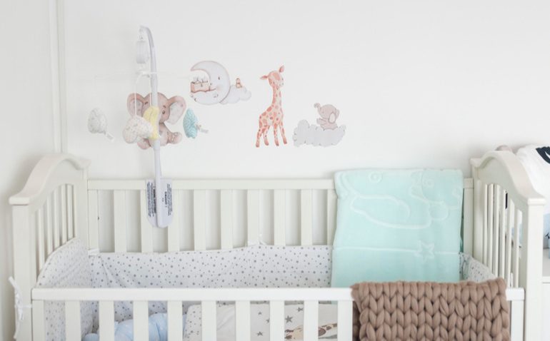 como decorar o quarto do bebe gastando pouco